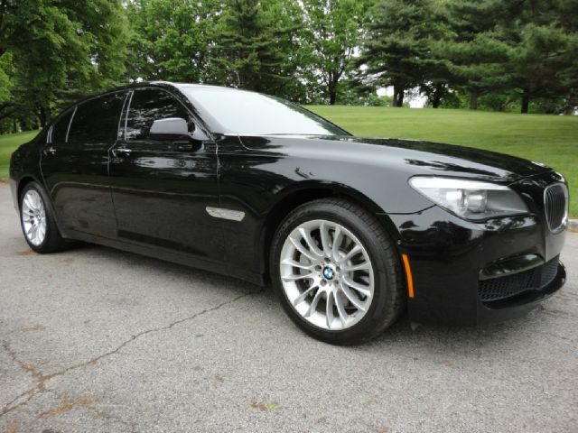 BMW 7 series 2011 photo 37