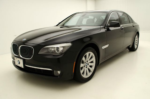 BMW 7 series 2011 photo 3