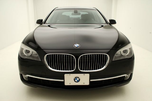 BMW 7 series 2011 photo 4