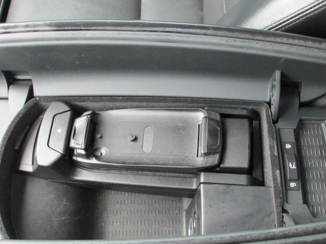 BMW 7 series 2011 photo 25