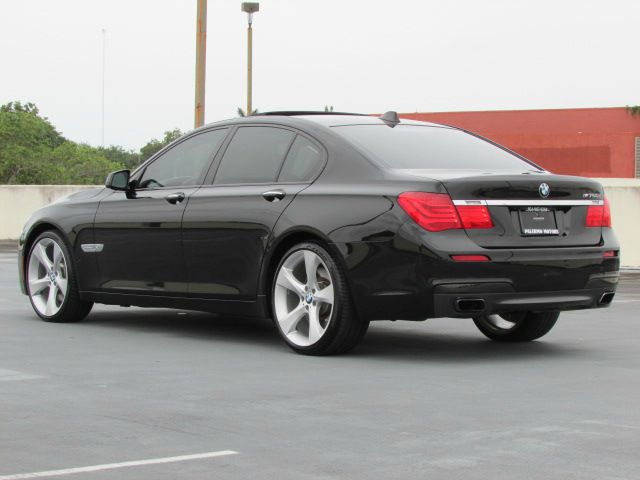 BMW 7 series 2011 photo 70