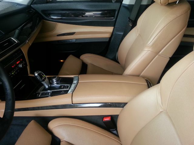 BMW 7 series 2012 photo 11