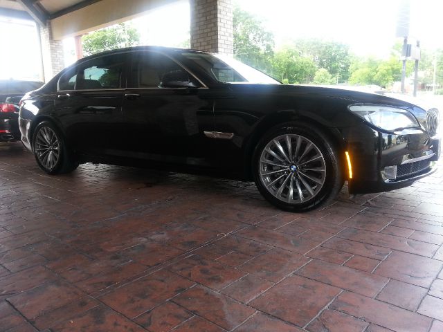 BMW 7 series 2012 photo 19