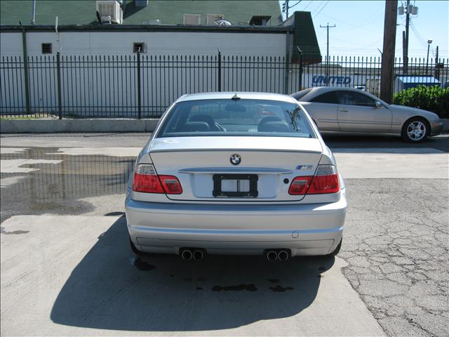 BMW M3 2005 photo 2