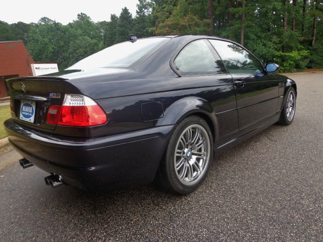 BMW M3 2005 photo 2