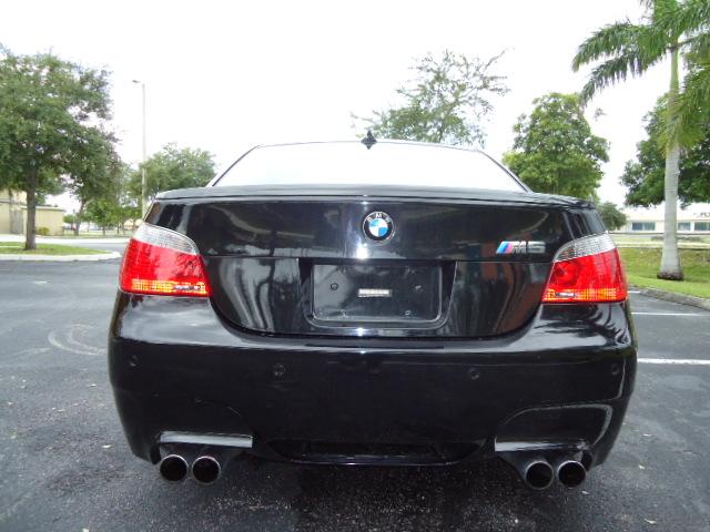 BMW M5 2006 photo 3