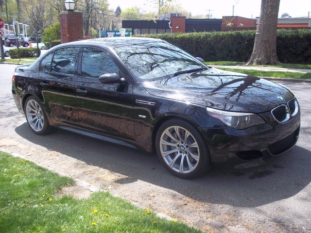 BMW M5 2006 photo 2