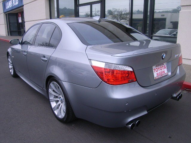 BMW M5 2006 photo 2