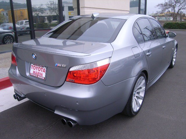 BMW M5 2006 photo 4