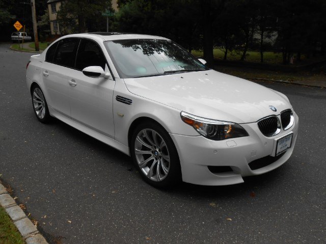 BMW M5 2006 photo 1