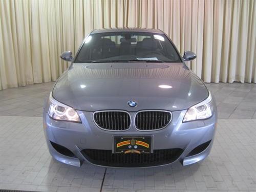 BMW M5 2010 photo 1