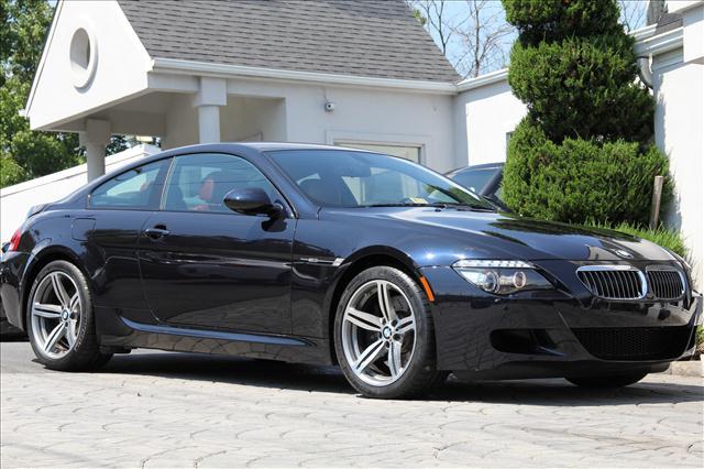 BMW M6 2010 photo 2