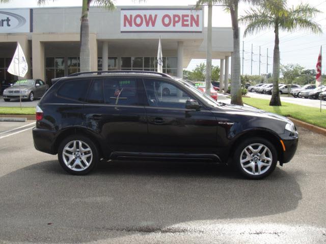 BMW X3 4 DOOR CAB SUV