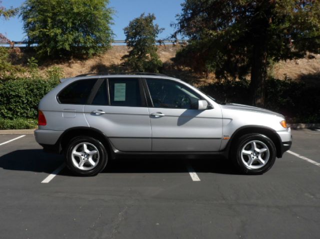 BMW X5 2003 photo 2