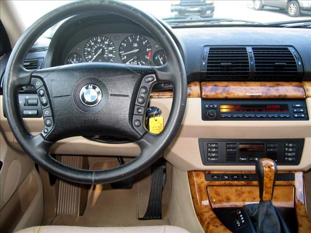 BMW X5 2004 photo 2