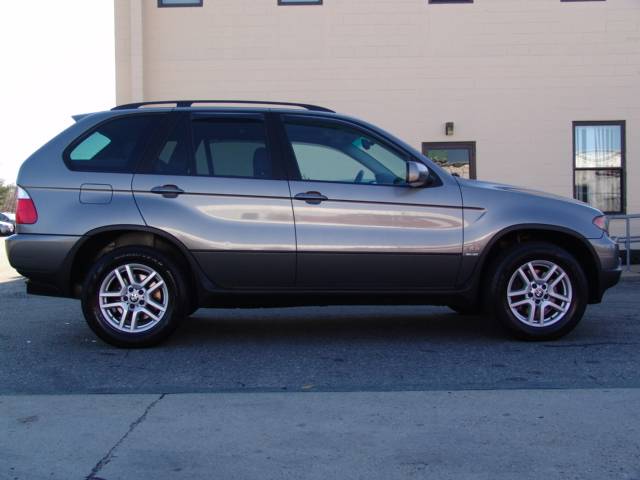 BMW X5 2004 photo 2