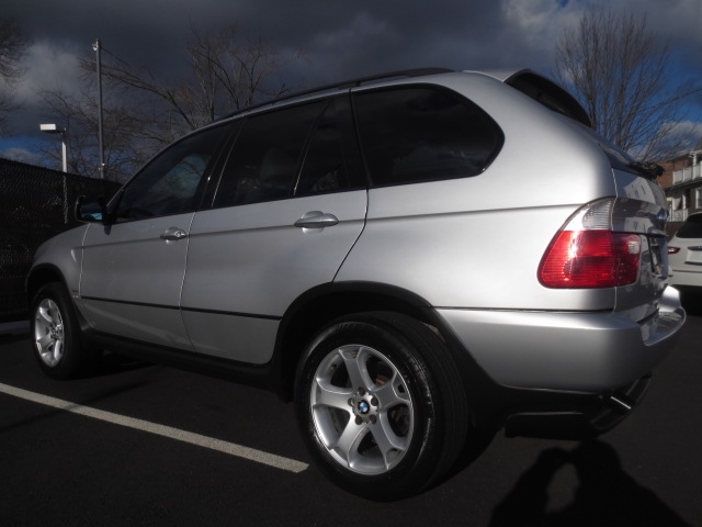 BMW X5 2005 photo 2