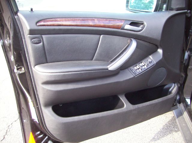 BMW X5 2006 photo 2