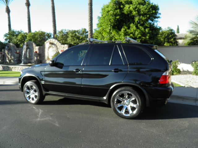 BMW X5 SR5 4X4 TRD OFF ROAD SUV