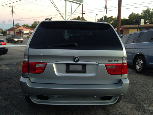 BMW X5 2006 photo 2