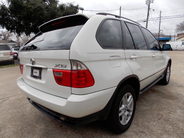 BMW X5 2006 photo 2