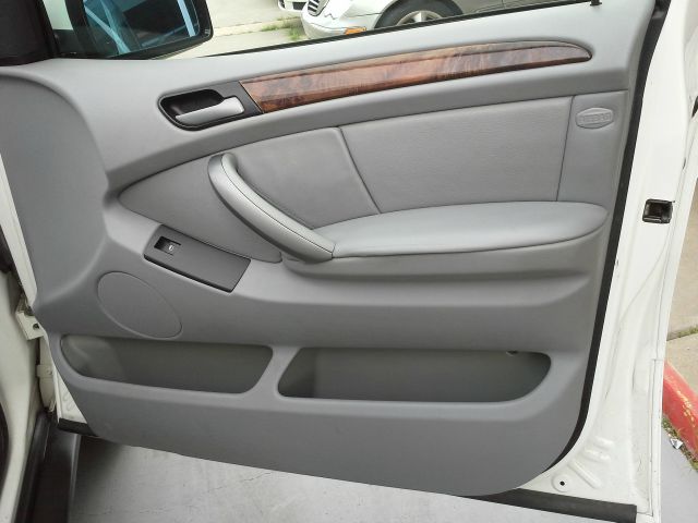 BMW X5 2006 photo 2