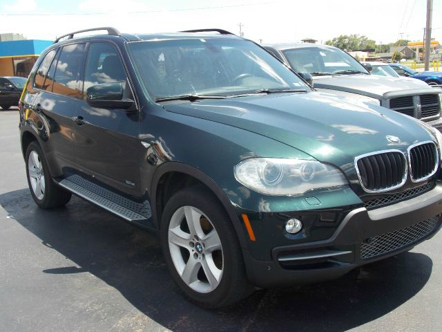 BMW X5 4 DOOR CAB SUV