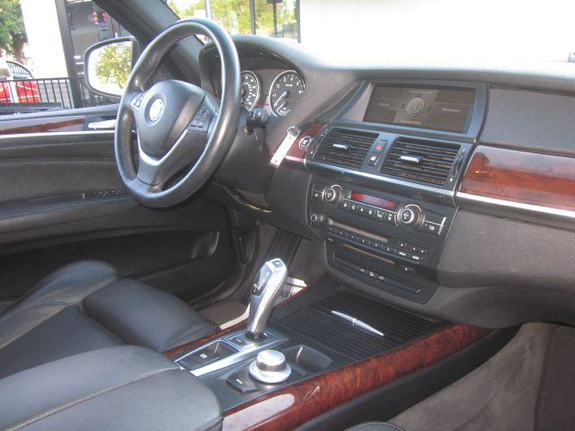 BMW X5 2007 photo 2