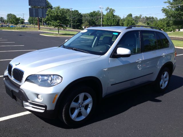 BMW X5 4 DOOR CAB SUV