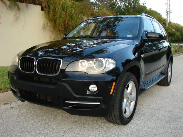 BMW X5 4 DOOR CAB SUV