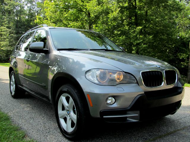 BMW X5 4 DOOR CAB SUV