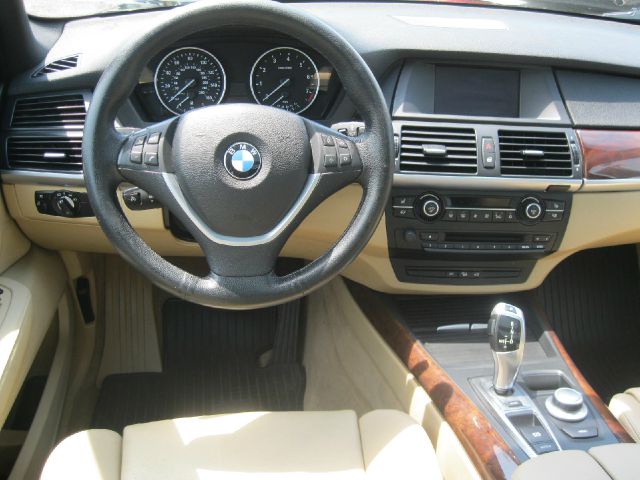 BMW X5 4 DOOR CAB SUV