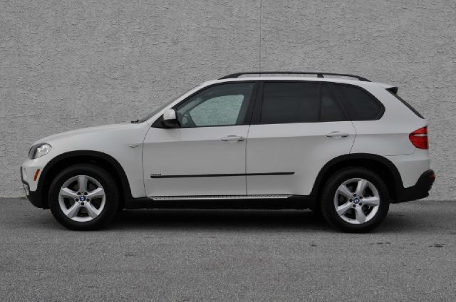 BMW X5 4 DOOR CAB SUV