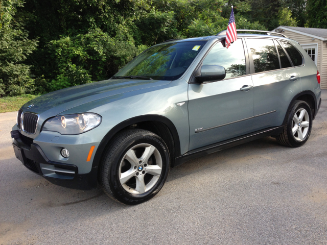 BMW X5 4 DOOR CAB SUV