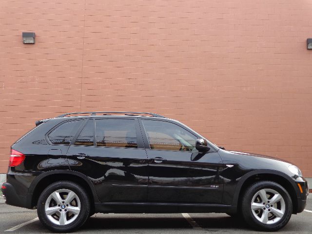 BMW X5 2010 photo 1