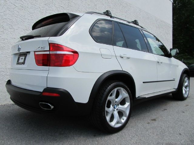 BMW X5 2010 photo 1