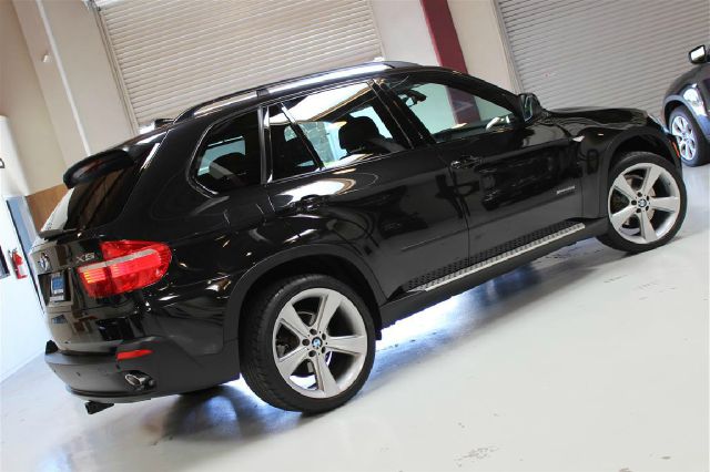 BMW X5 2010 photo 2