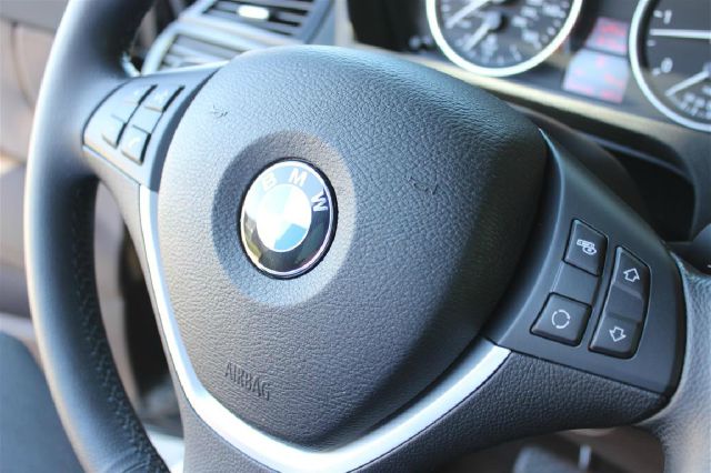 BMW X5 2010 photo 25