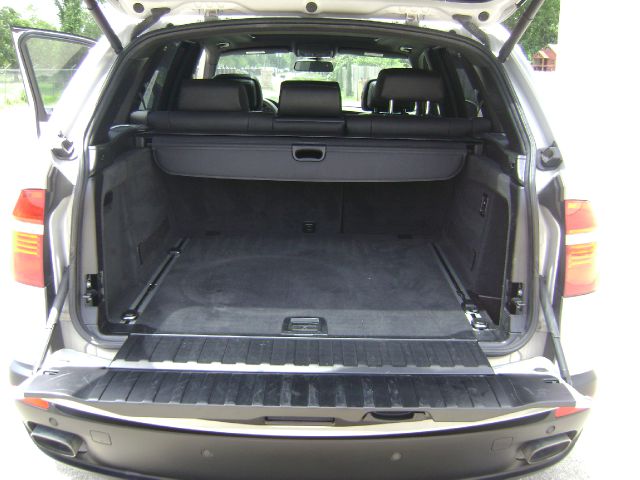 BMW X5 2010 photo 2