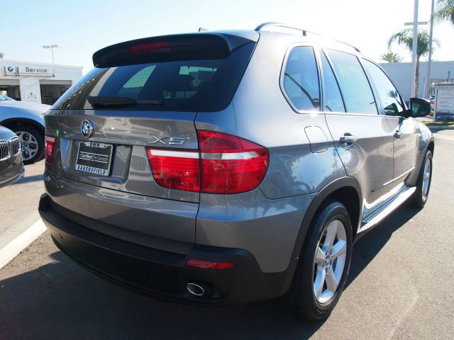 BMW X5 2010 photo 1