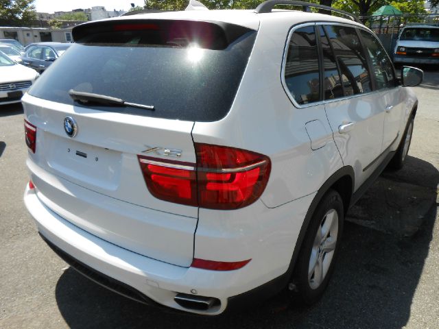 BMW X5 2011 photo 1