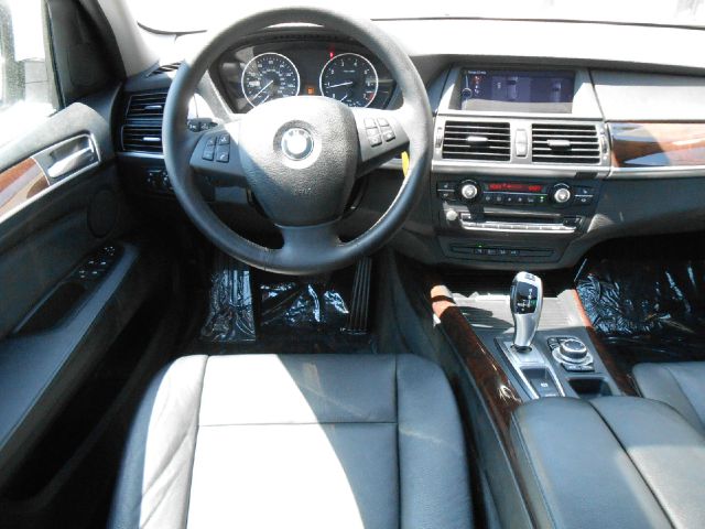 BMW X5 2011 photo 14