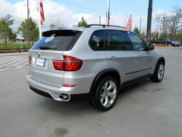 BMW X5 2011 photo 1