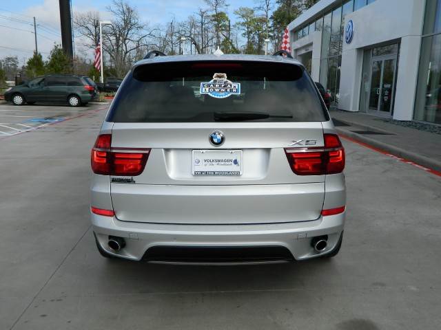 BMW X5 2011 photo 2