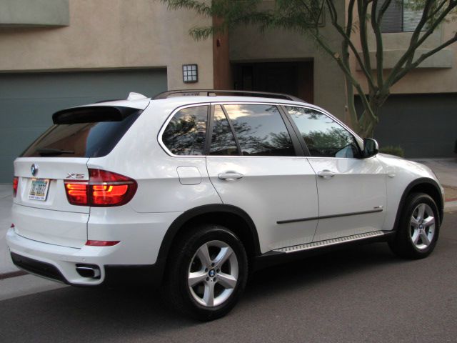 BMW X5 2011 photo 1