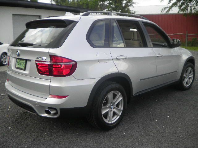 BMW X5 2011 photo 2