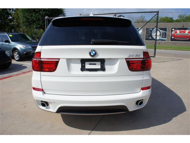 BMW X5 2011 photo 1