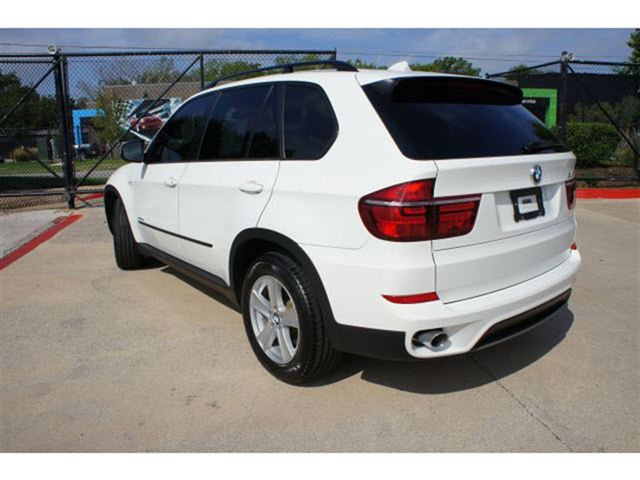 BMW X5 2011 photo 2