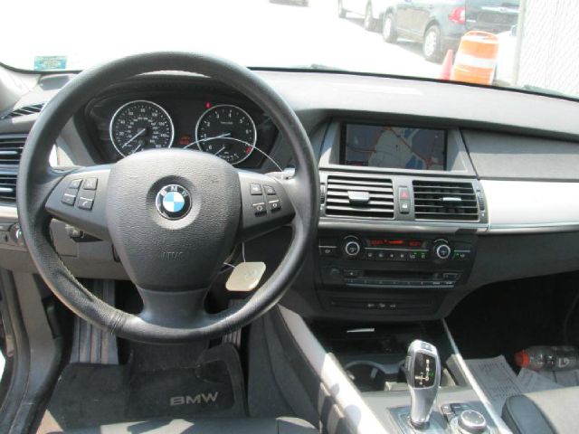 BMW X5 2011 photo 2