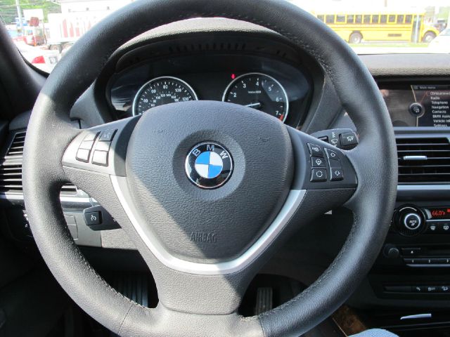 BMW X5 2011 photo 25